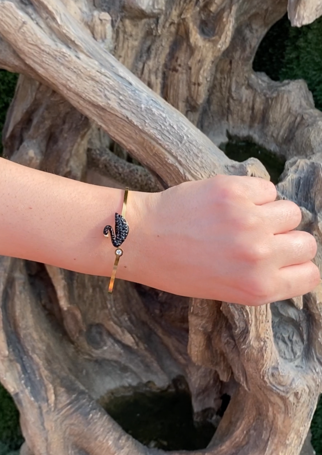 Black Swann Bangle