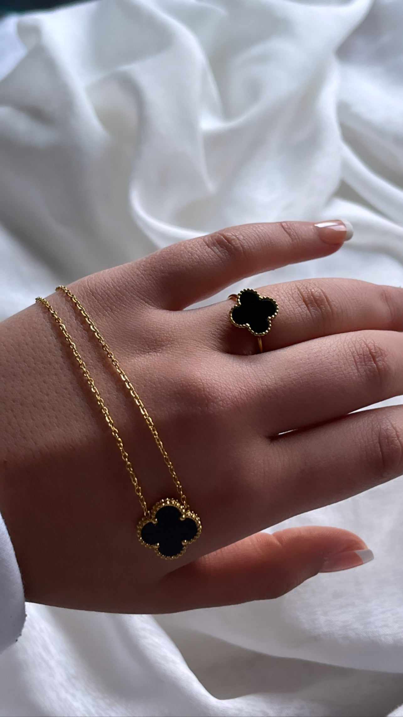 Premium adjustable Clover RING