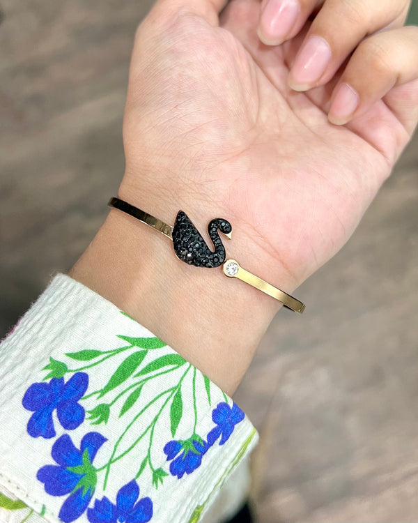 Black Swann Bangle