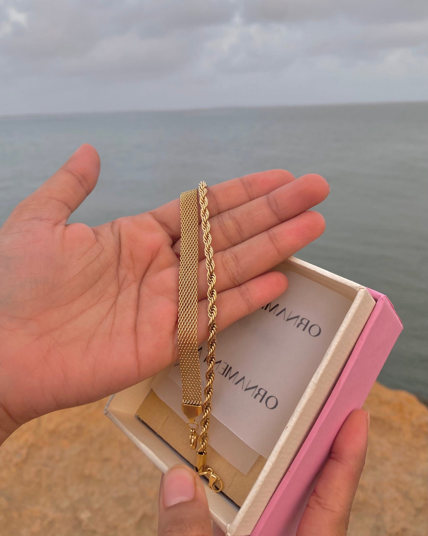twisted stack with bray chain