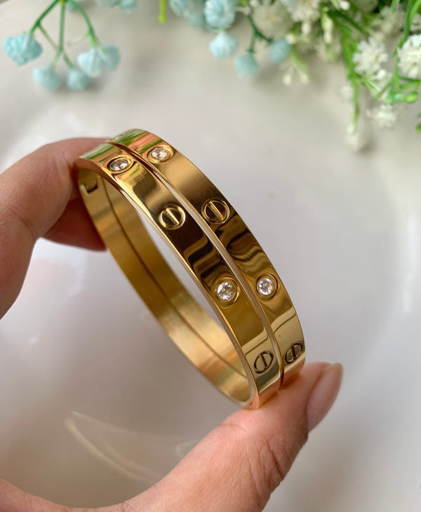 Cartier Diamond Love bangle