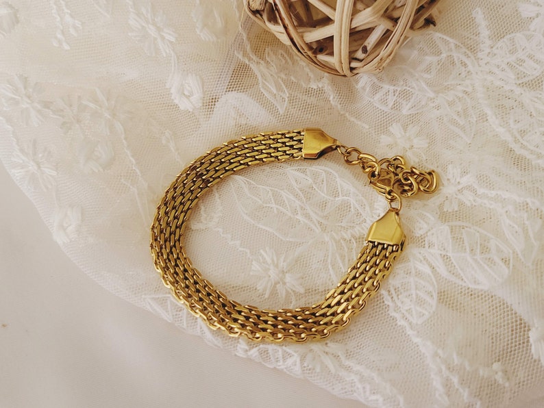 Golden Bray Chic Bracelet